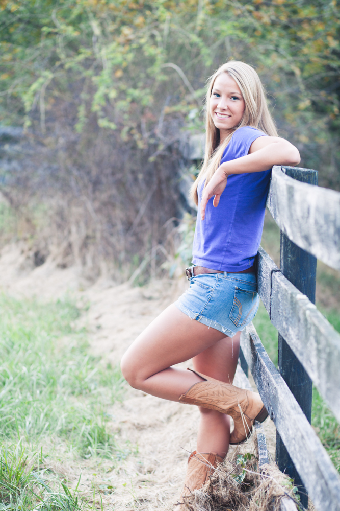 Louisville Senior Pictures at Anchorage Trail | Louisville Senior ...