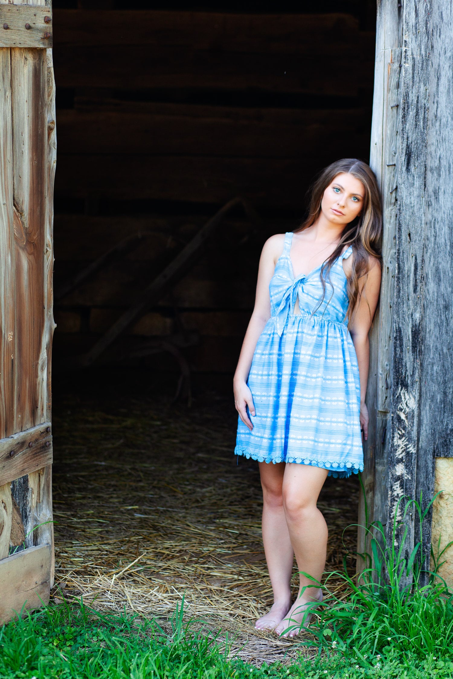 https://www.averysphotography.com/wp-content/uploads/2018/08/Louisville-Senior-Picture-Blackacre-Nature-Preserve-03.jpg